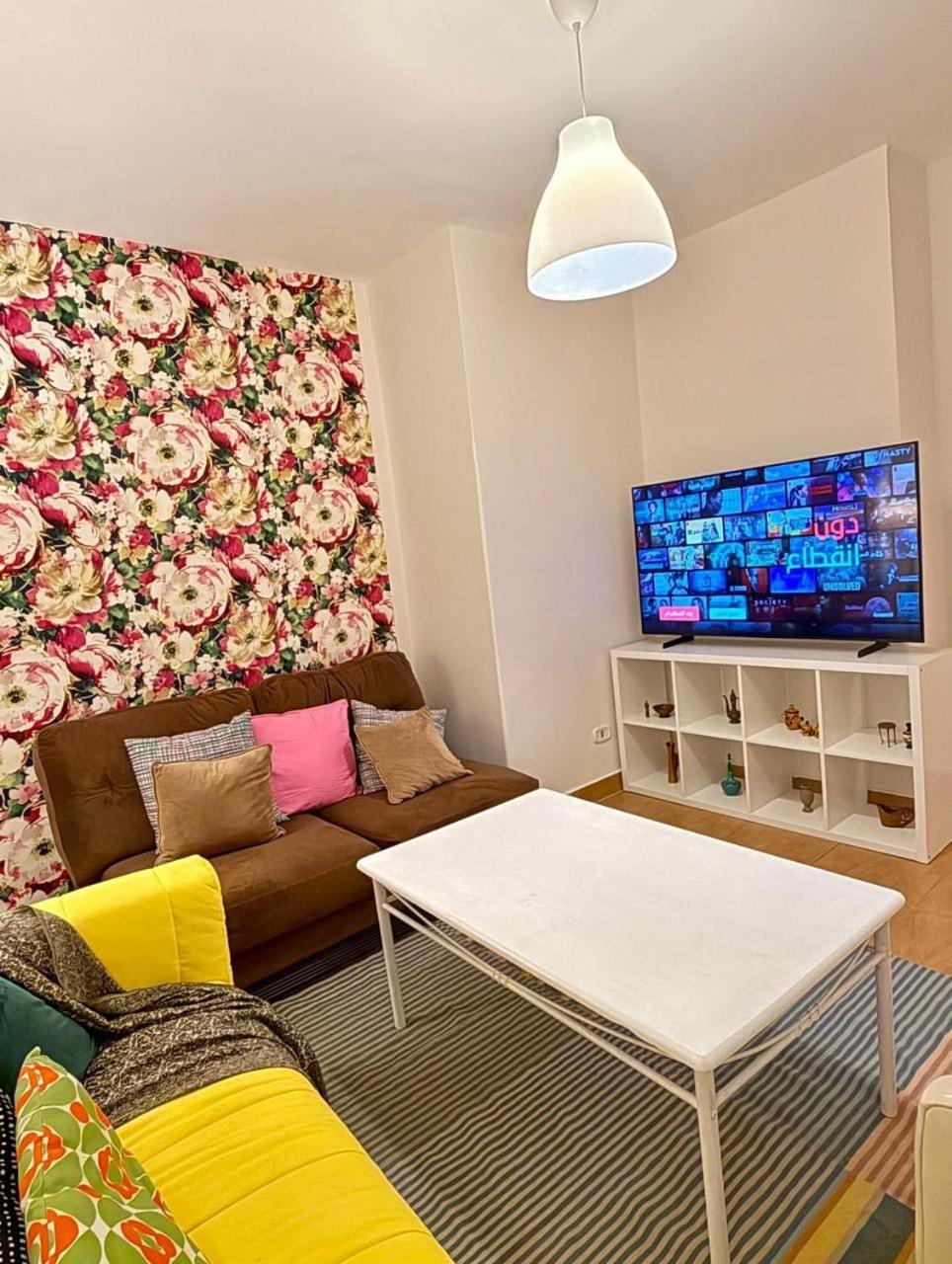 Apartment Vibrant Unique - El Zamalek